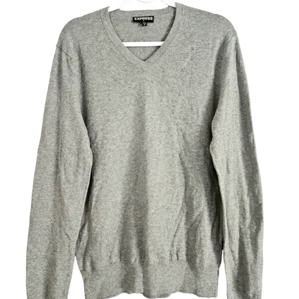 Express gray cotton cashmere V-neck sweater Mens Medium